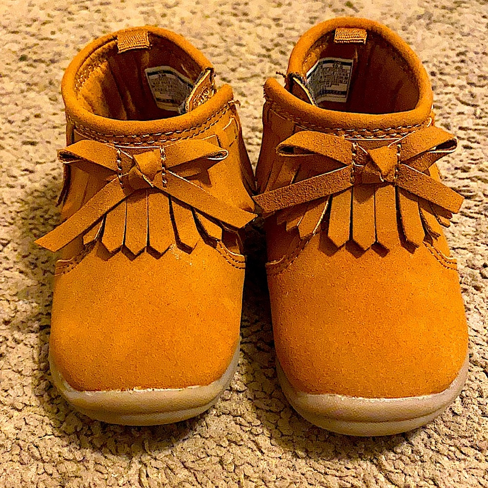 size 3 baby girl shoes. worn maybe 1 or 2 times!